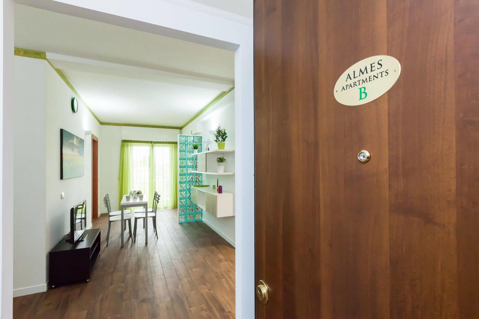 Almes Apartments Рим Екстериор снимка
