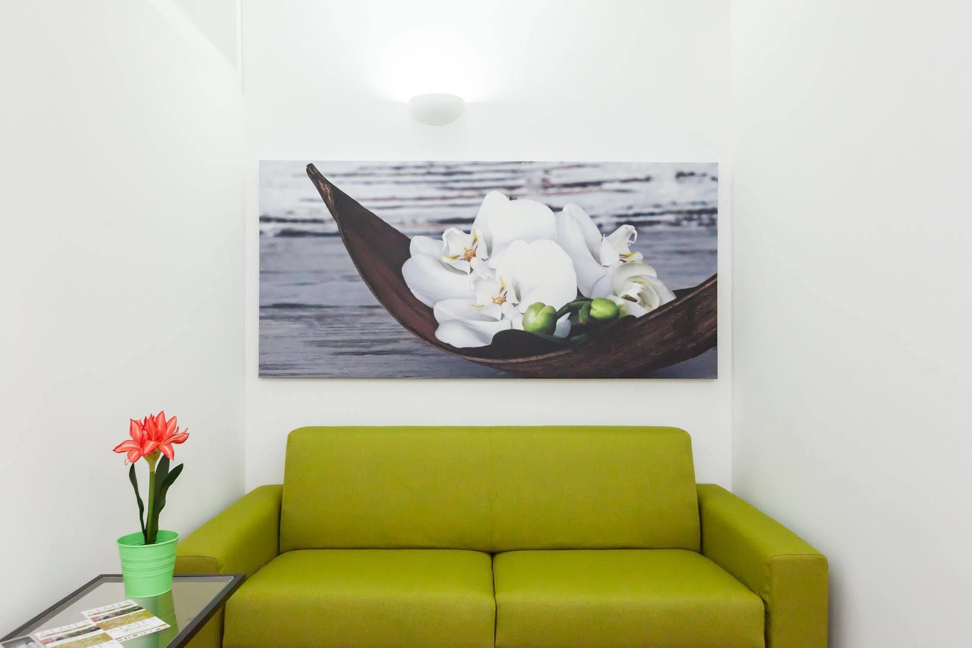 Almes Apartments Рим Екстериор снимка