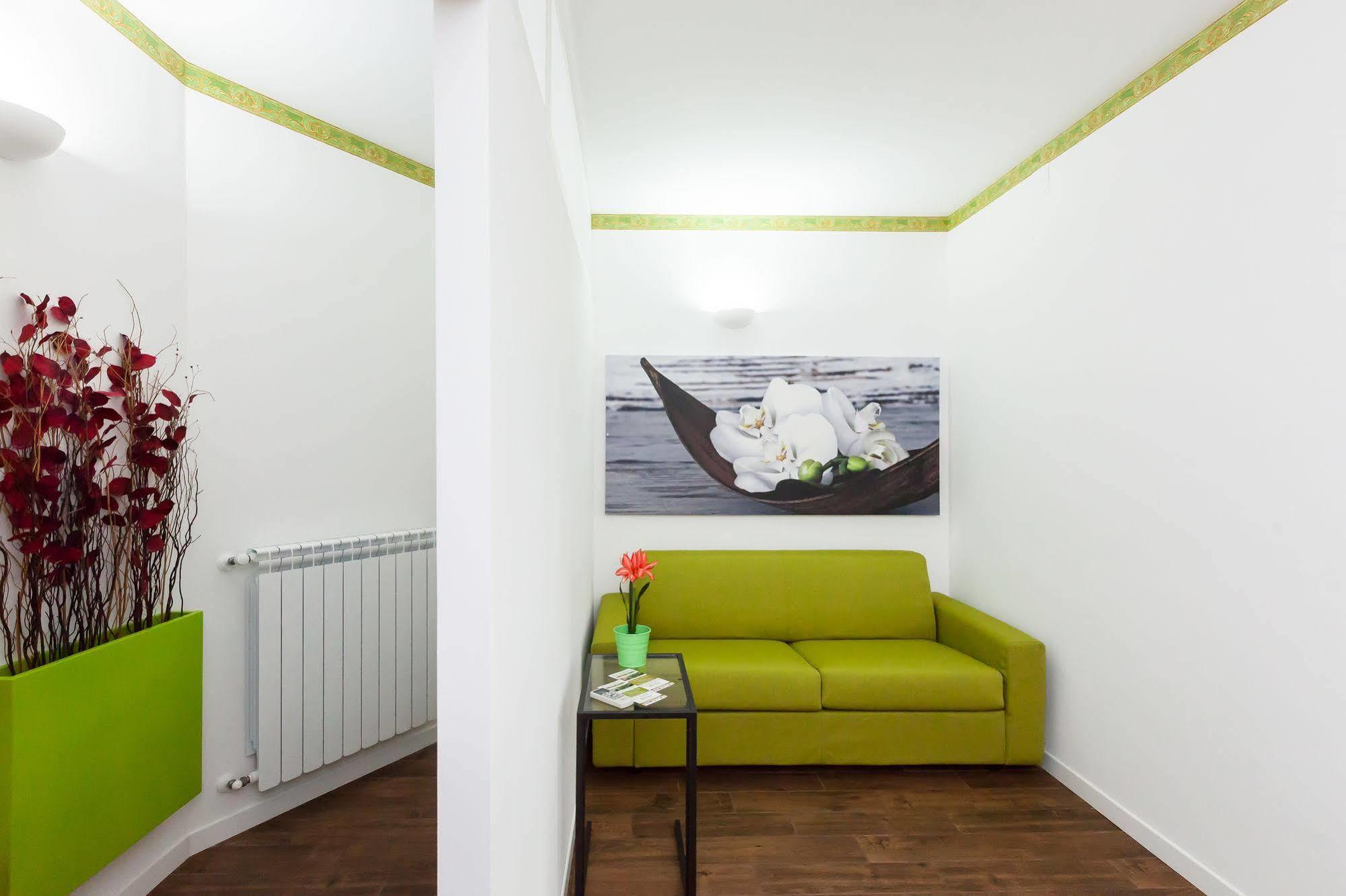 Almes Apartments Рим Екстериор снимка
